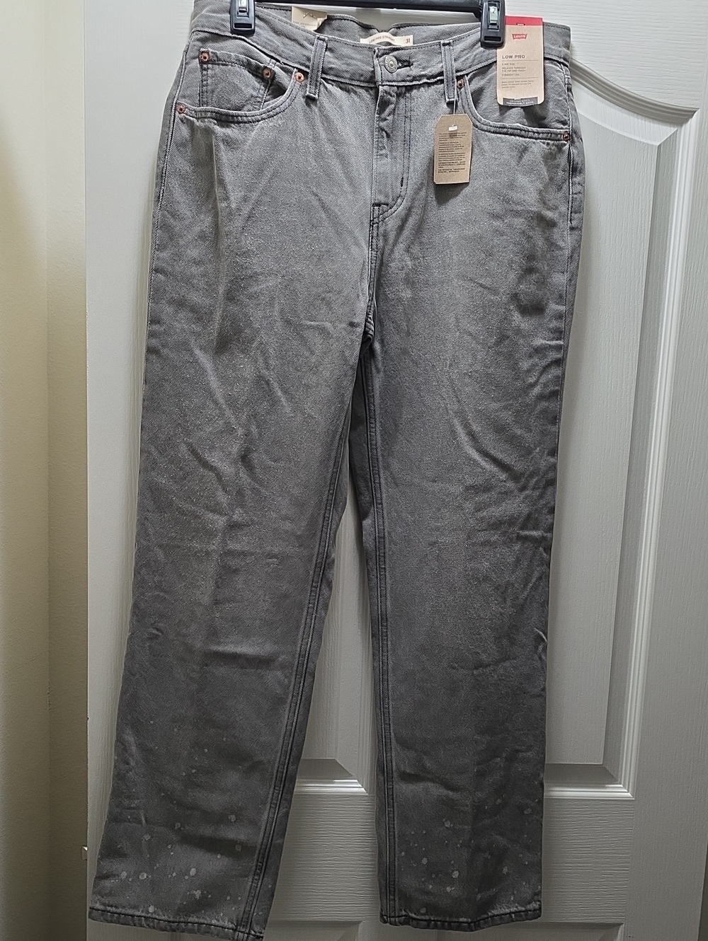 NWT Levi's Gray Straight Jeans with Subtle Paint Detail